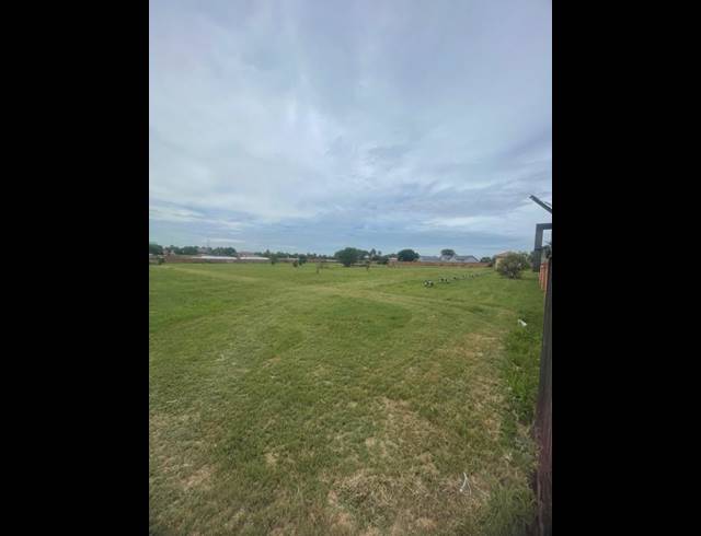 LAND FOR SALE IN RASLOUW